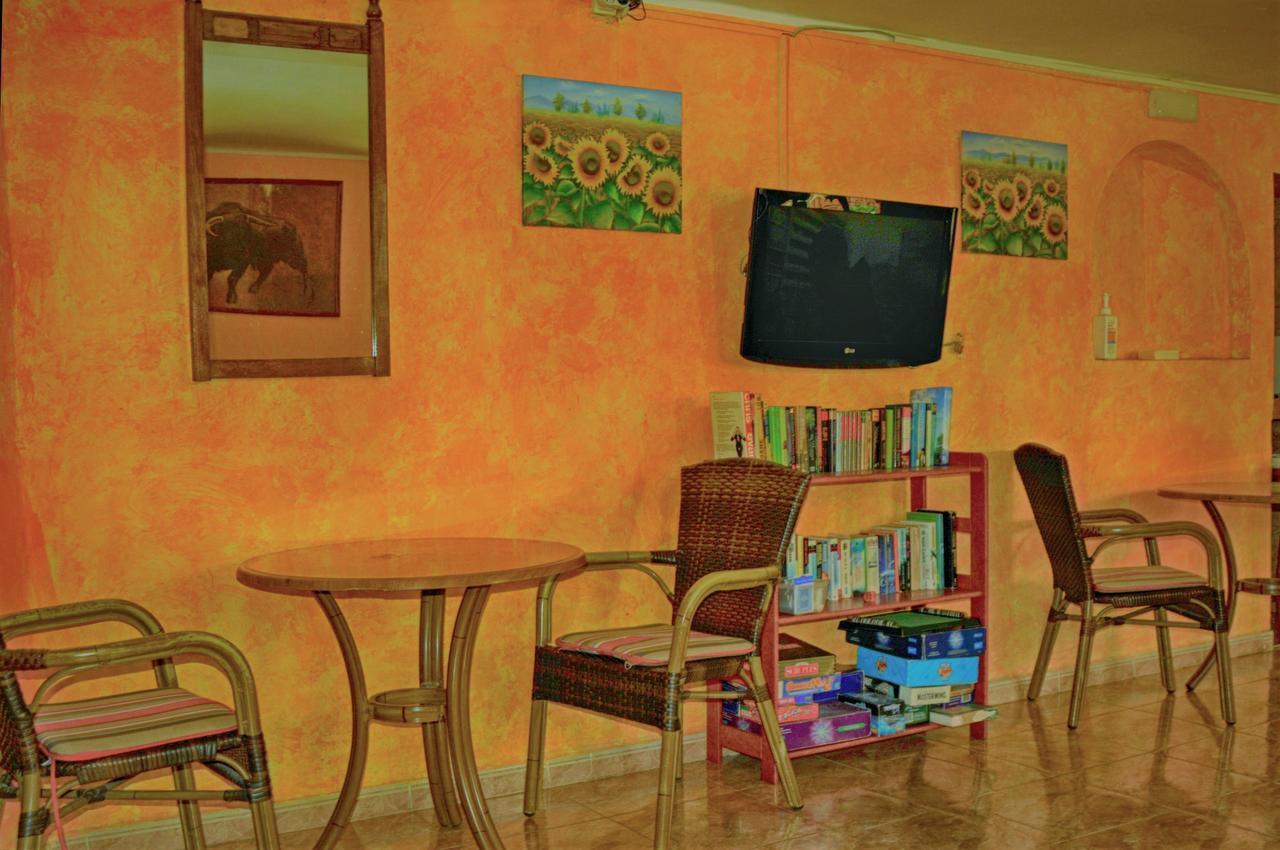 Hostal Atlanta Эл Аренал Экстерьер фото