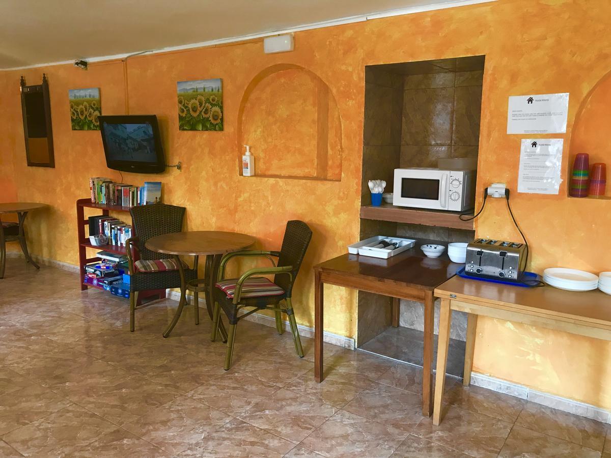 Hostal Atlanta Эл Аренал Экстерьер фото