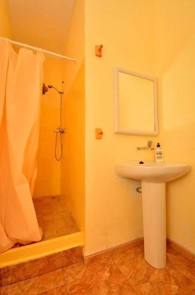 Hostal Atlanta Эл Аренал Экстерьер фото