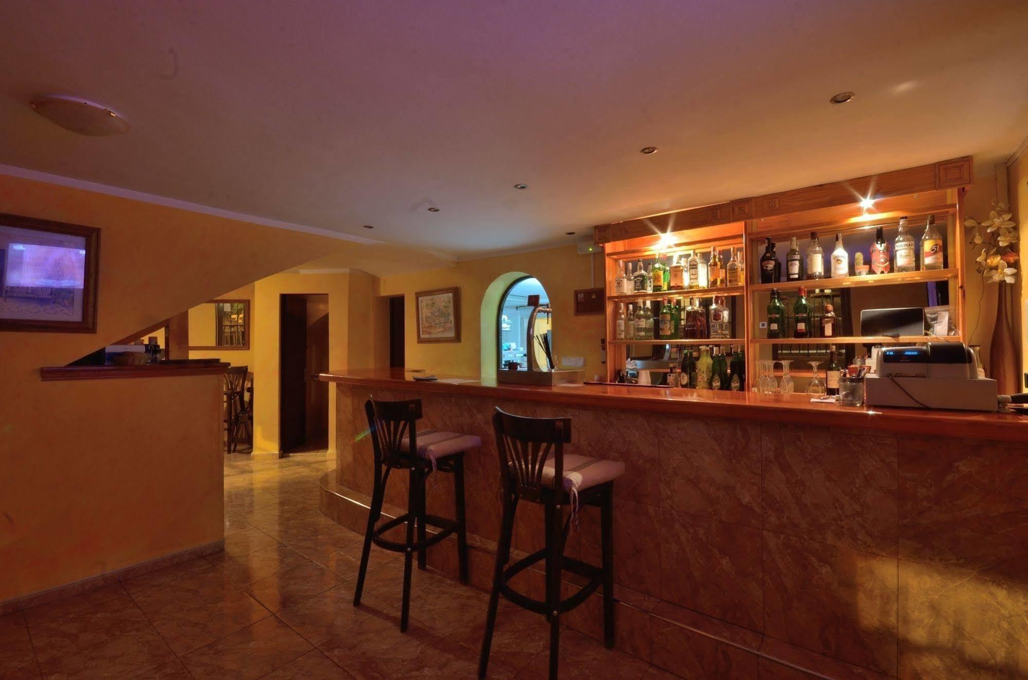 Hostal Atlanta Эл Аренал Экстерьер фото